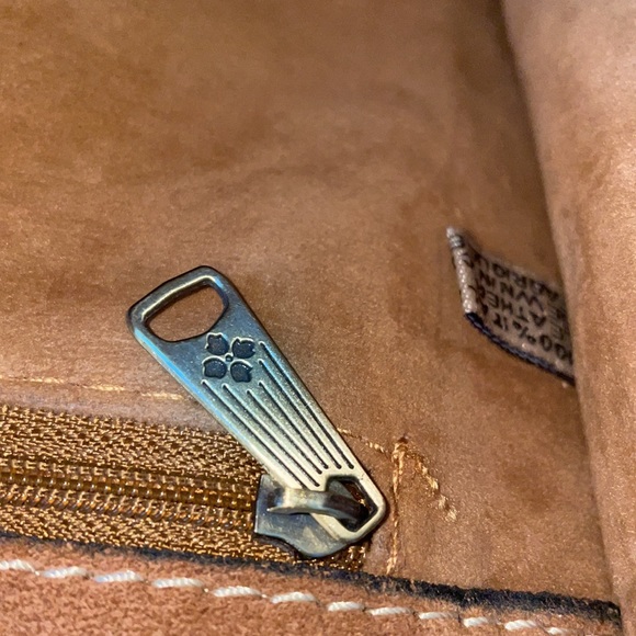 Beautiful Patricia Nash Gold embossed accordion crossbody bag - Picture 13 of 13